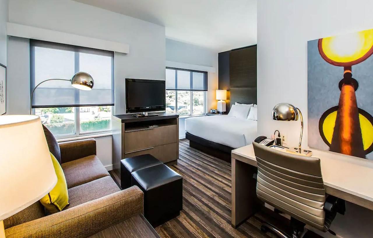 Hyatt House Hotel 3*