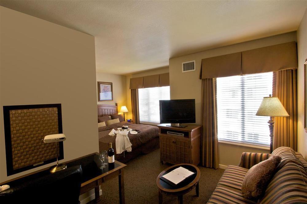 Hyatt House Hotel 3*